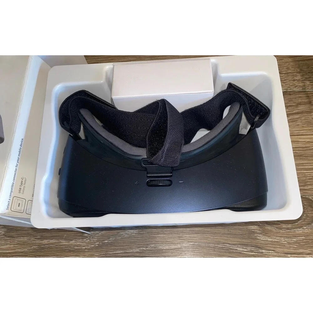 Samsung Gear VR Oculus Virtual Reality Headset